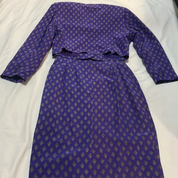 Michelle Stuart Elegant Purple Patterned 2-Piece set Skirt&Jacket Silk size 8 P - Picture 5 of 6